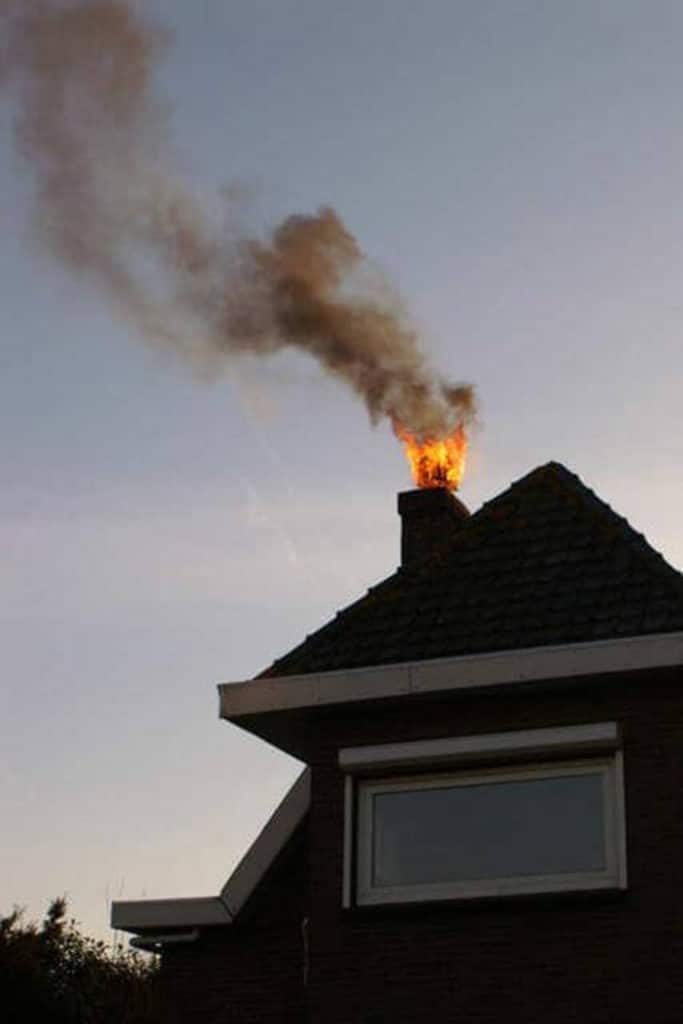 Cheminée en feu qui nécessite l'intervention d'olivier ramonage